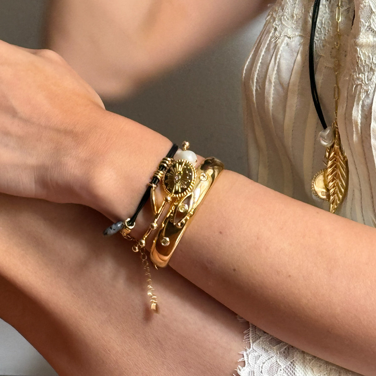 BRACELETE OLHO GIPSY DOURADO