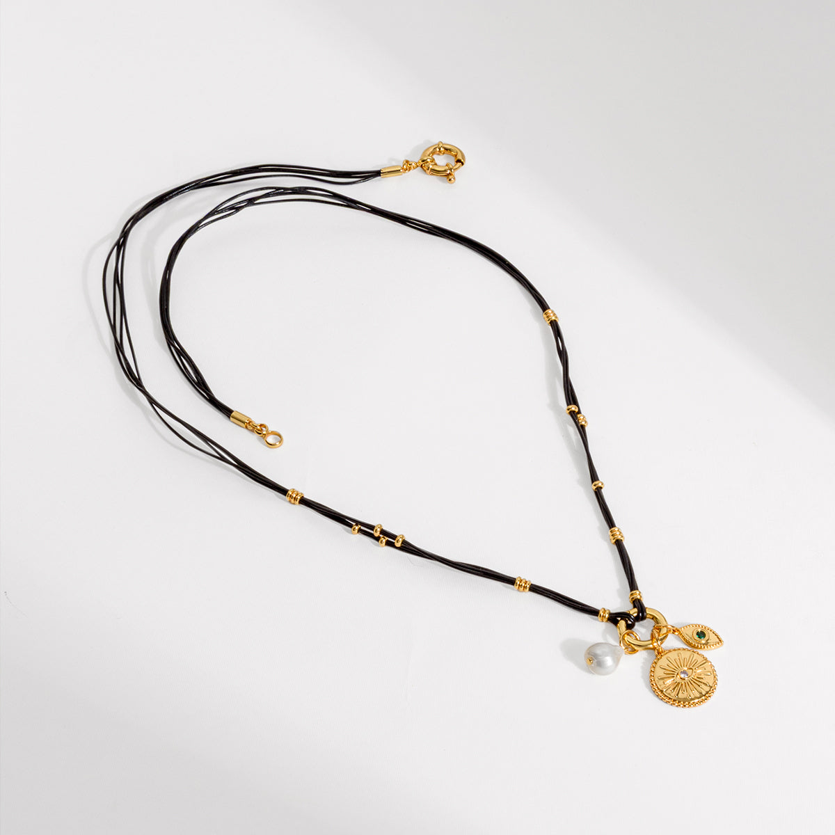 COLAR AURA LONGO PRETO DOURADO